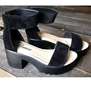Nasty Gal Faux Suede Platform Sandal Black Size 5